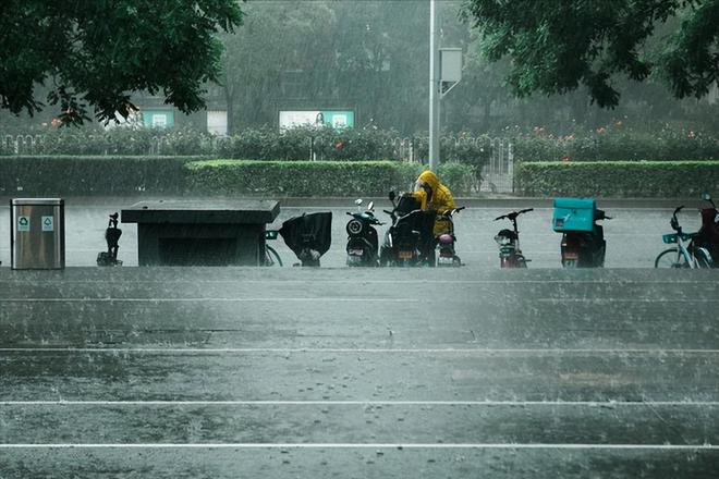 2024年预言：春夏遭淹没秋冬流不通南方暴雨？预言应验了？